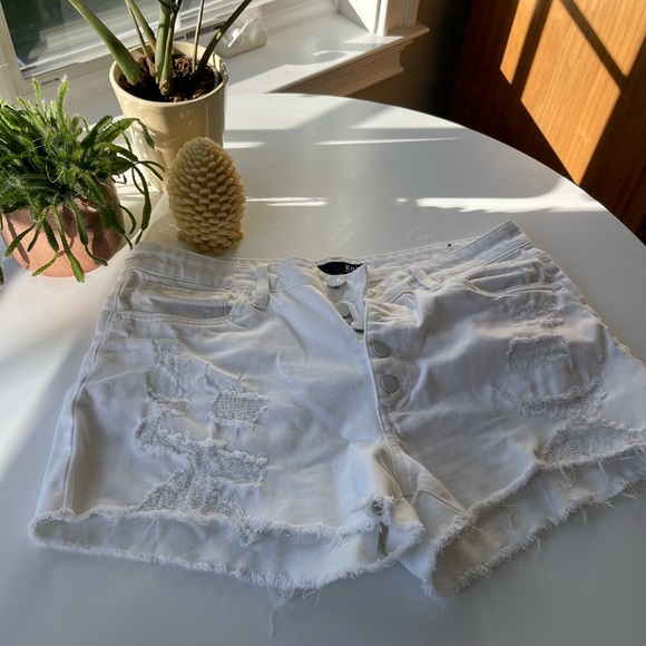 KUT Button-fly white shorts - Picture 2 of 6